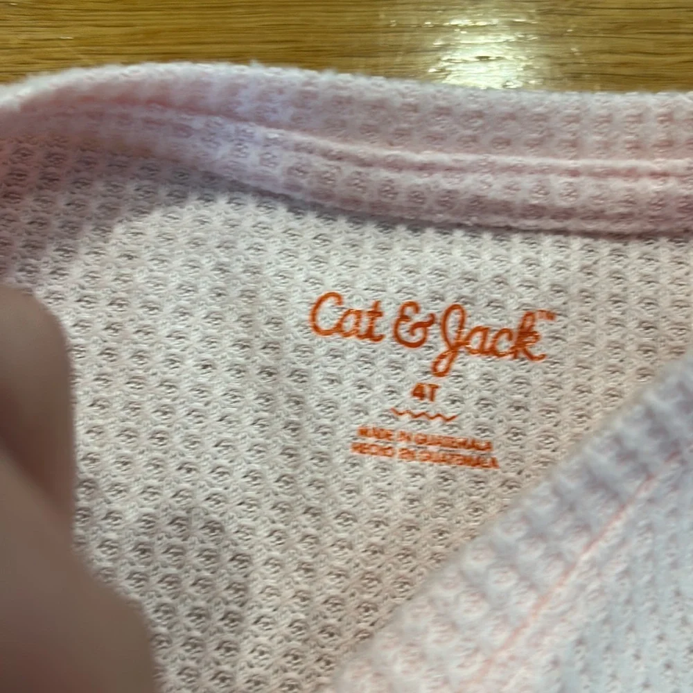 Cat and jack 4 t long sleeve top good condition